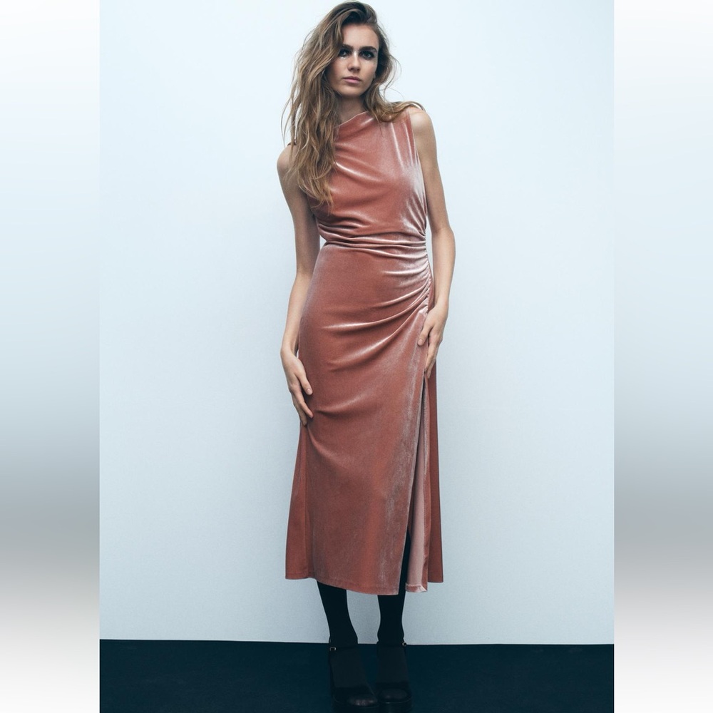 Elegant Velvet Evening Dress in Pink